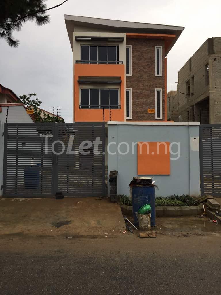 3 bedroom Flat / Apartment for sale . Adeniyi Jones Ikeja Lagos