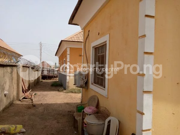 3 bedroom House for sale After Sunny Vale Estate, Dakwo Abuja