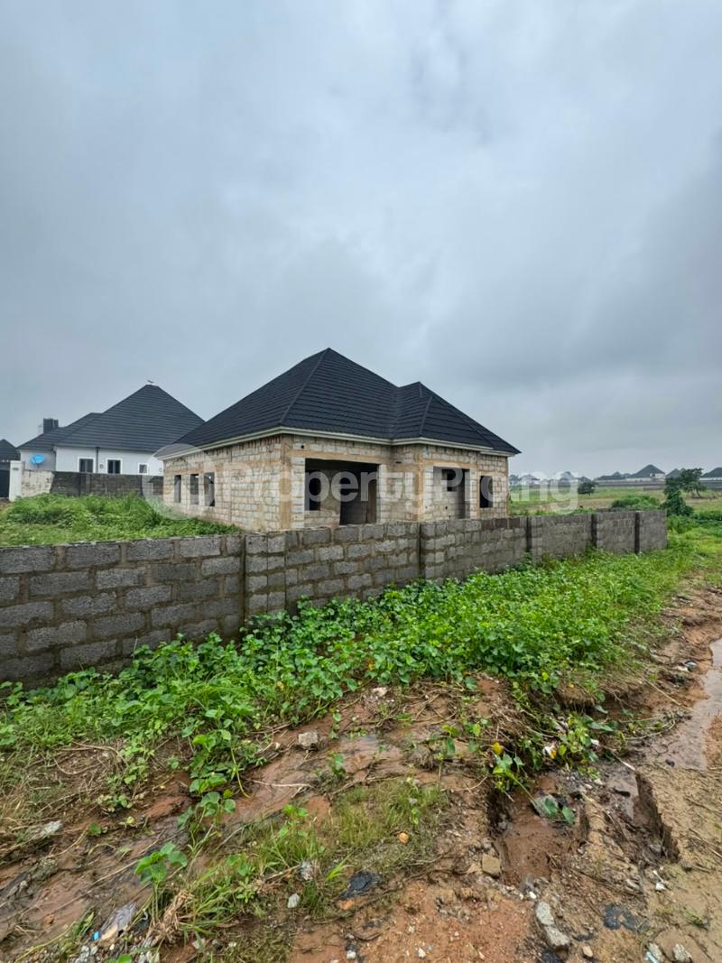 3 bedroom House for sale An Estate Behind Amac Market Fha Lugbe Abuja