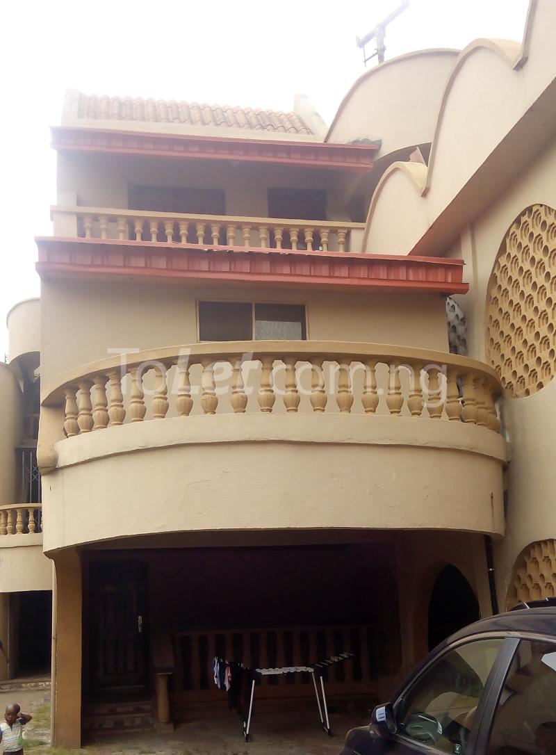 3 bedroom House for rent No 21 College Road, Ifako Agege Lagos