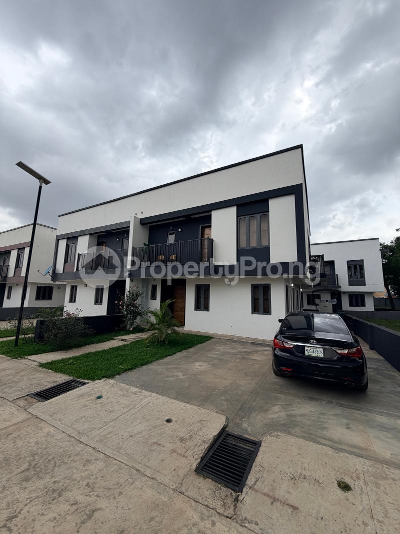 3 bedroom House for shortlet Greenland Estate, Opposite Thames Hotel Jericho Ibadan Oyo