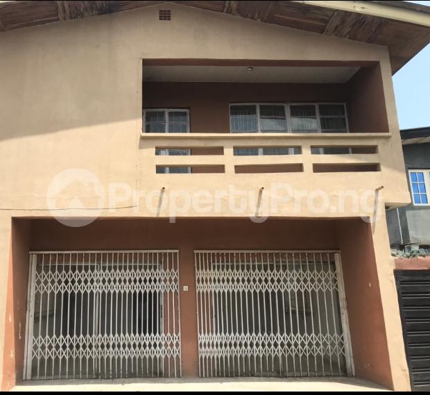 3 bedroom House for rent Zanzi Estate Onike Yaba Lagos