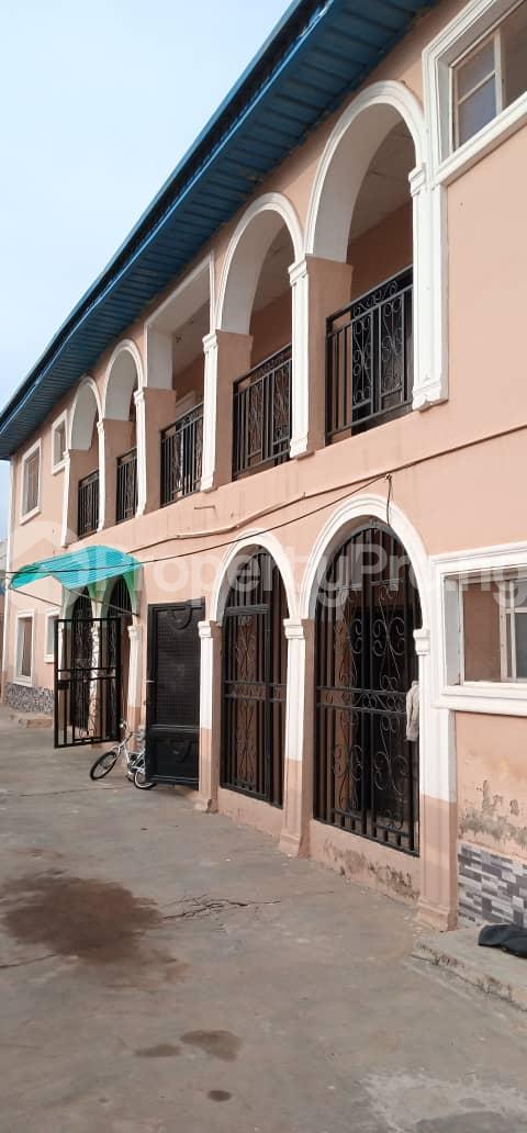3 bedroom Flat / Apartment for rent Elebu Oja Area Akala Express Ibadan Oyo - 1