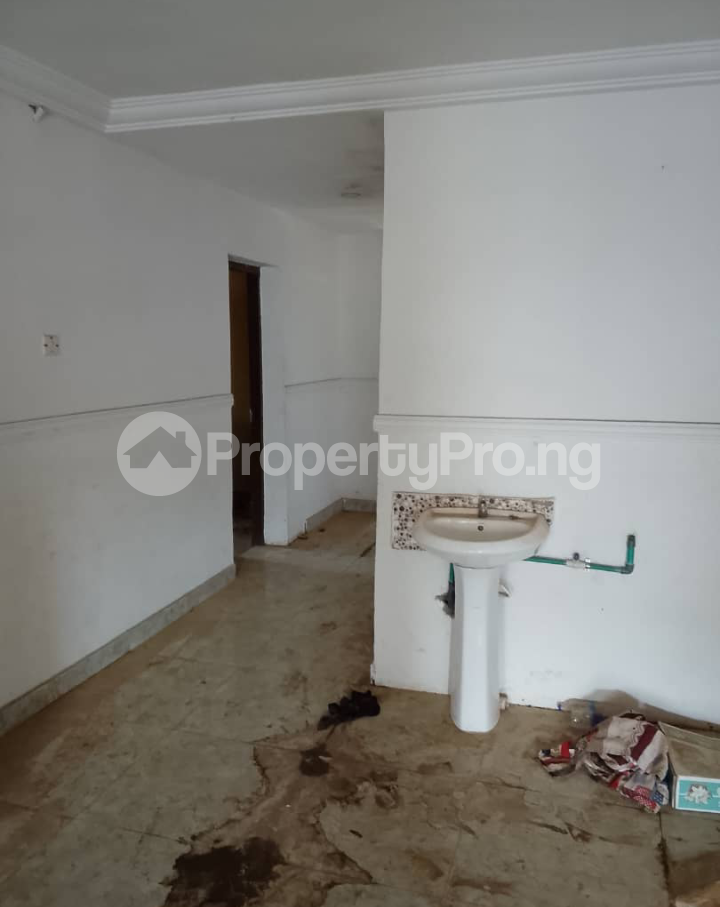 3 bedroom Flat / Apartment for rent Owu Crown Area Iwo Rd Ibadan Oyo