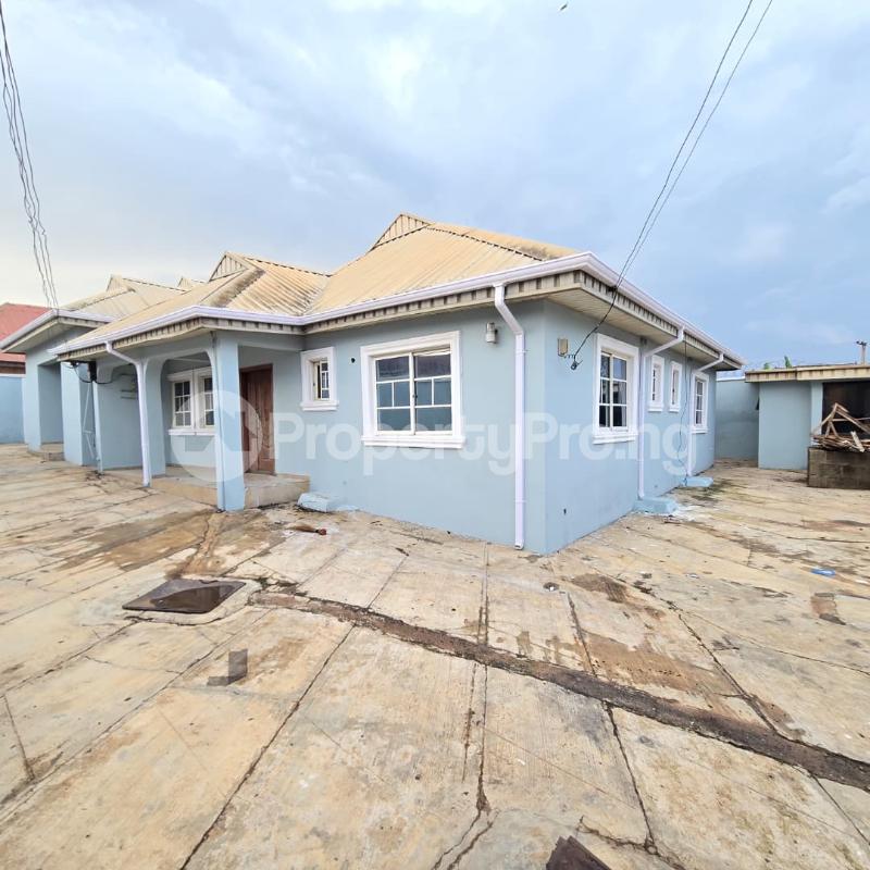 3 bedroom House for rent Around Railway Track, Wire & Cable Junction, Off Abeokuta Road, Apata Area, Ibadan. Apata Ibadan Oyo