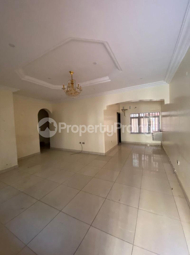 3 bedroom Flat / Apartment for rent chevron Lekki Lagos