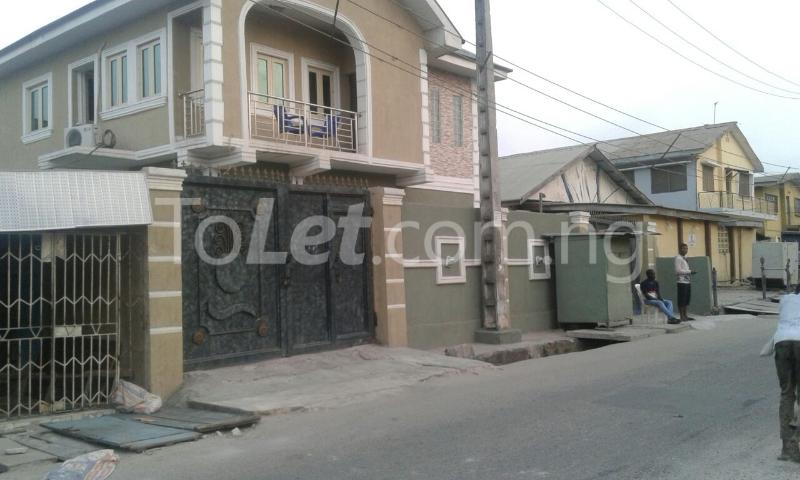 3 bedroom Flat / Apartment for rent Akoka Yaba Yaba Lagos