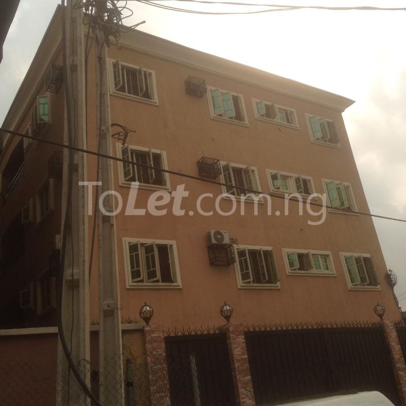 3 bedroom Flat / Apartment for rent Onike Onike Yaba Lagos