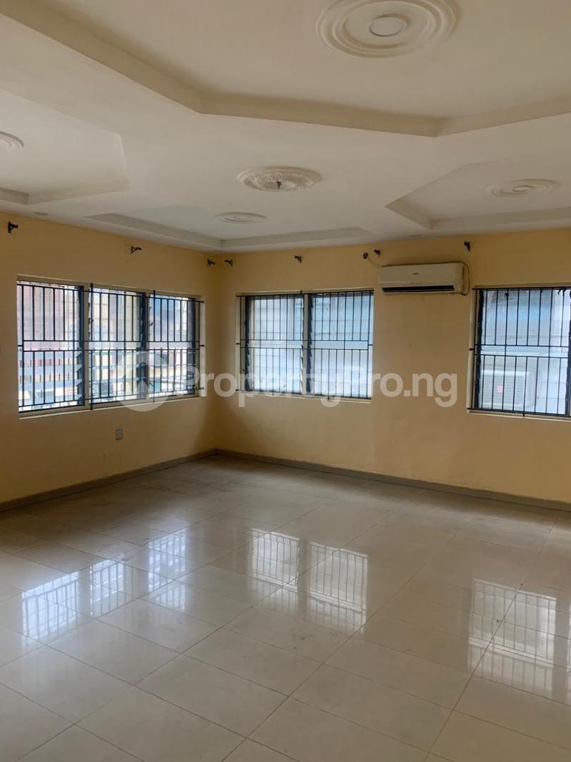 3 bedroom Flat / Apartment for rent Obanikoro Maryland Lagos