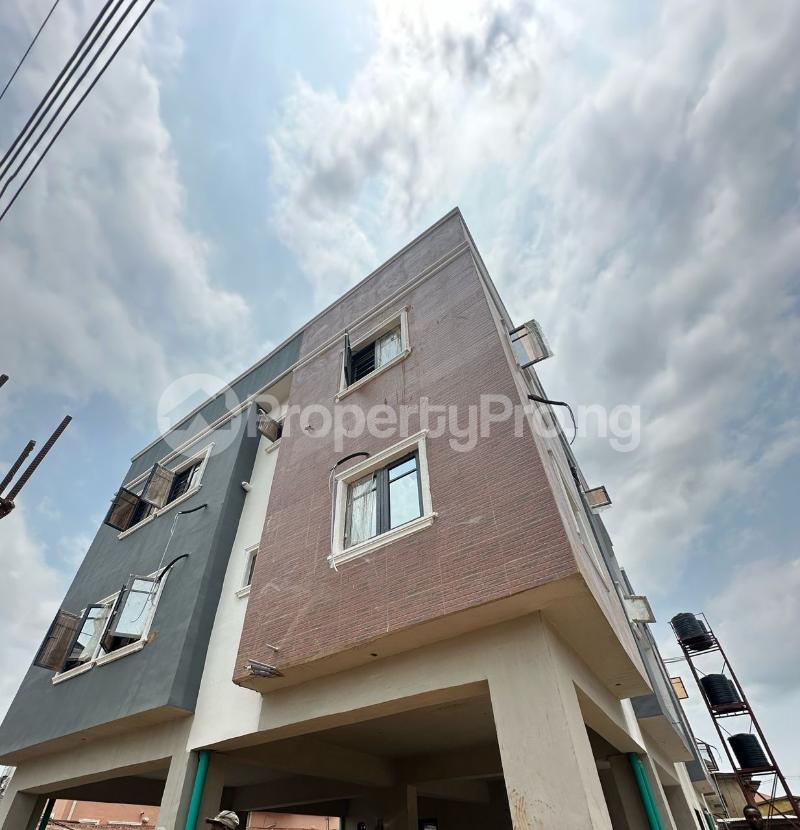 3 bedroom Flat / Apartment for sale Magodo Off Cmd Road Kosofe/Ikosi Lagos