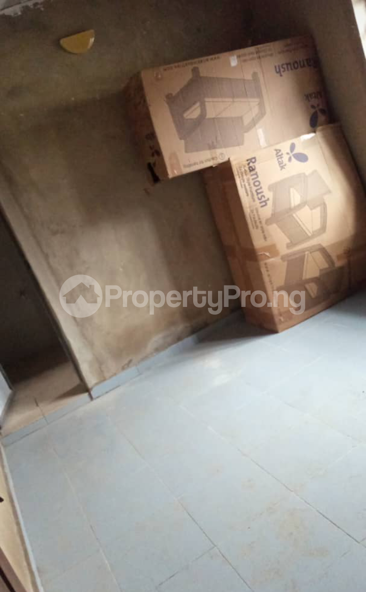 3 bedroom Flat / Apartment for rent Olodo Bank Area,iyana Church Road Ibadan Oyo