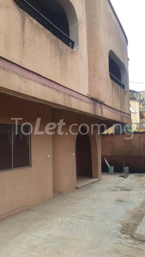 3 bedroom Flat / Apartment for rent Medina Estate, Medina Gbagada Lagos