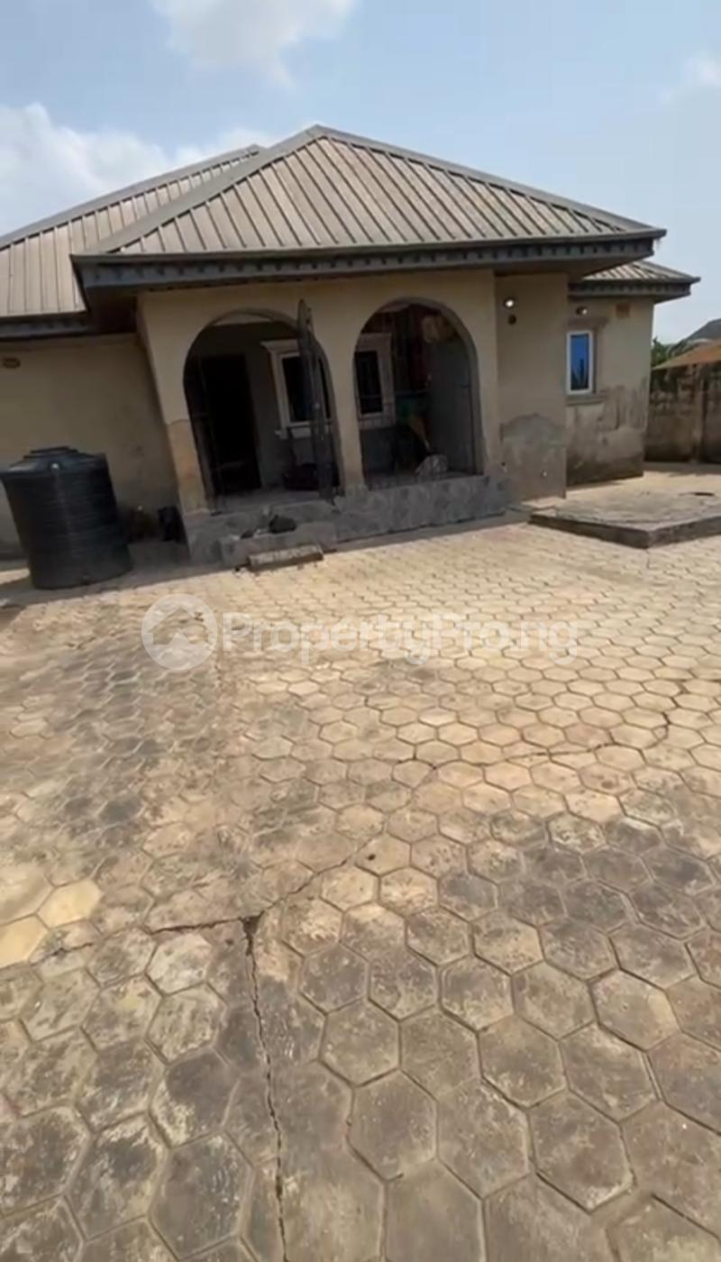 3 bedroom House for sale Makogi, Magboro Obafemi Owode Ogun