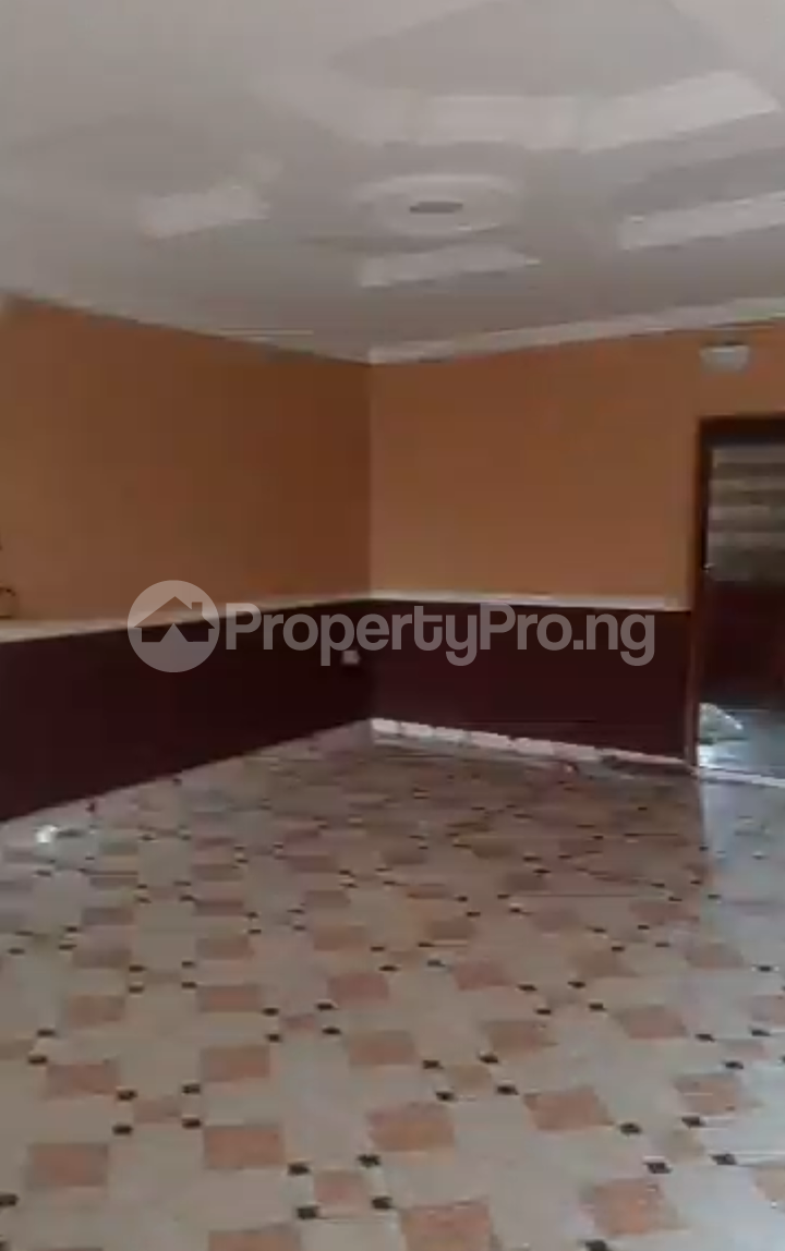 3 bedroom Flat / Apartment for rent Oyawe Area, Ologuneru Ibadan Oyo