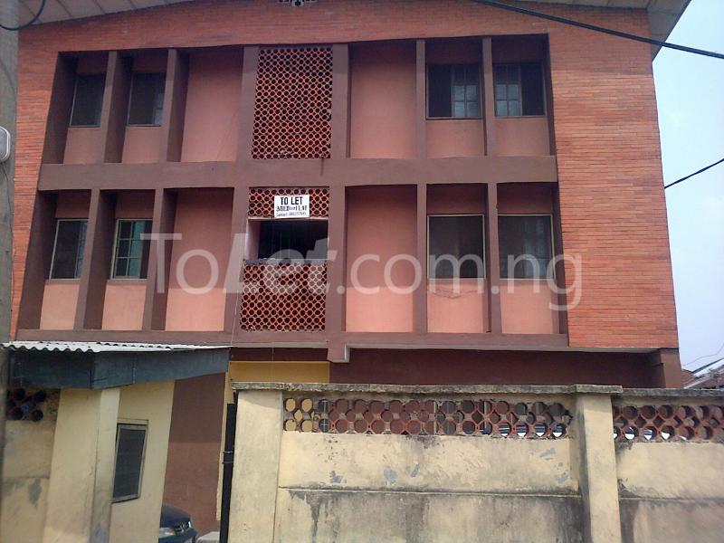 3 bedroom Flat / Apartment for rent Jibowu Fadeyi Shomolu Lagos