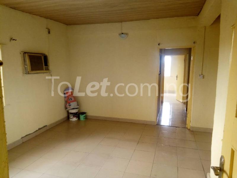 3 bedroom Flat / Apartment for rent Lsdpc Building Lawanson Surulere Lagos