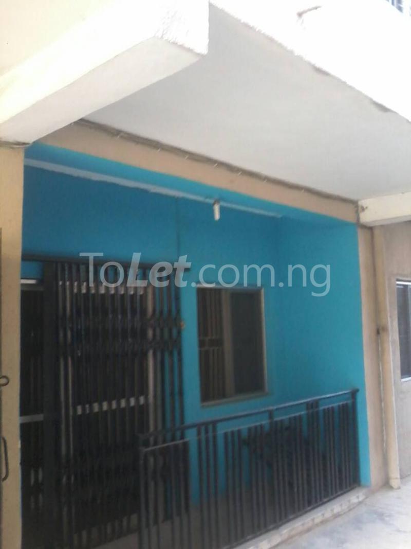 3 bedroom Flat / Apartment for rent Off Adekunle Kuye Street Adekunle Yaba Lagos