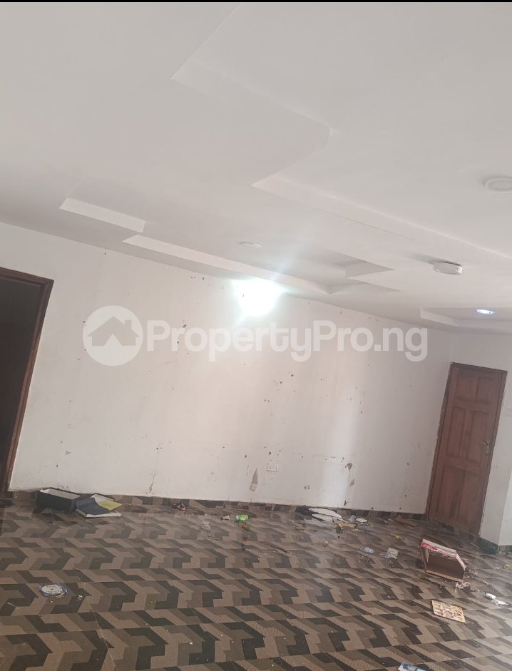 3 bedroom Flat / Apartment for rent Omolayo Estate Akobo Ibadan Oyo
