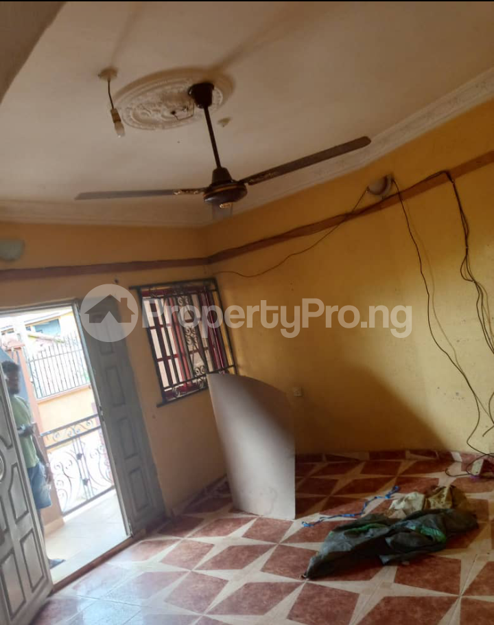 3 bedroom Flat / Apartment for rent Olodo Bank, Iyana Church Ibadan Oyo