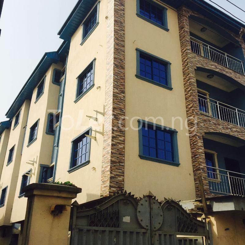 3 bedroom Flat / Apartment for rent Lawanson Lawanson Surulere Lagos