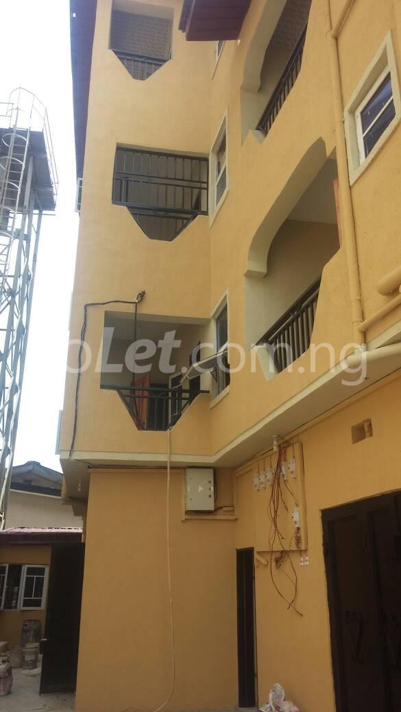3 bedroom Flat / Apartment for rent Off Western Avenue Western Avenue Surulere Lagos