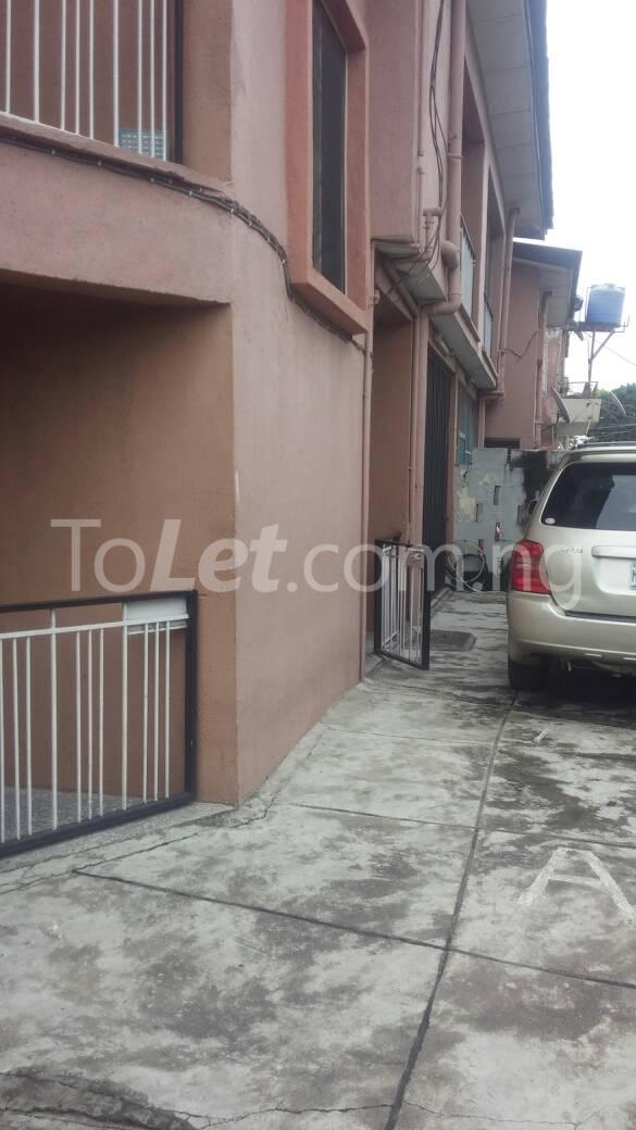 3 bedroom Flat / Apartment for rent Akerele idi- Araba Surulere Lagos