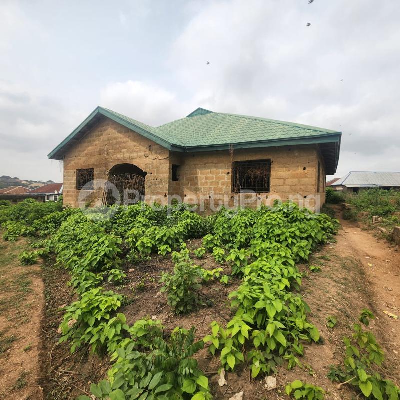 3 bedroom Flat / Apartment for sale Along Ido, Beside Amotekun Office, Ologuneru Ibadan Eleyele Ibadan Oyo