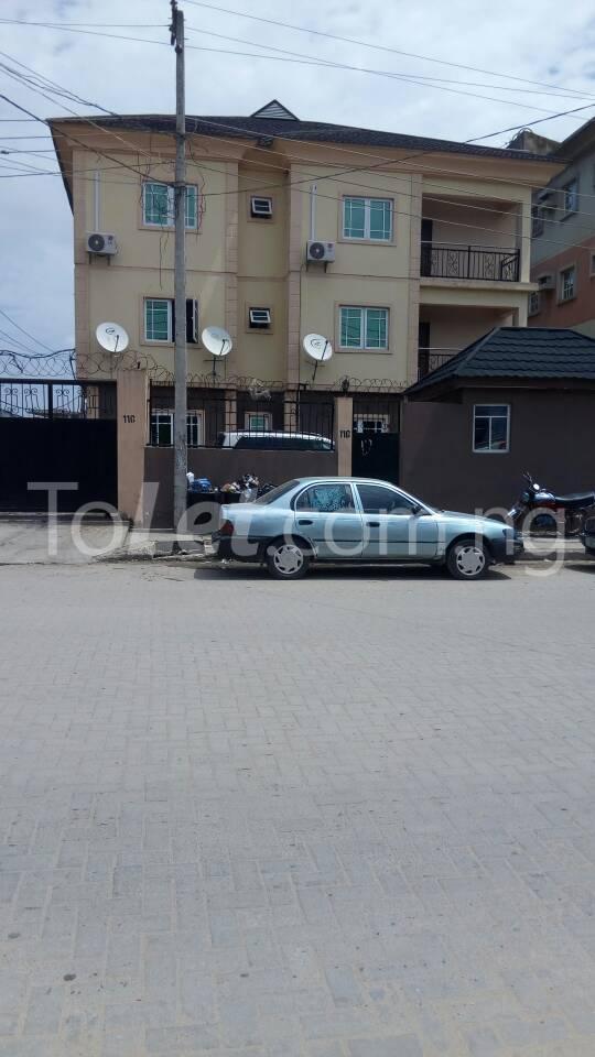 3 bedroom Flat / Apartment for rent Adetola Street Aguda Surulere Lagos