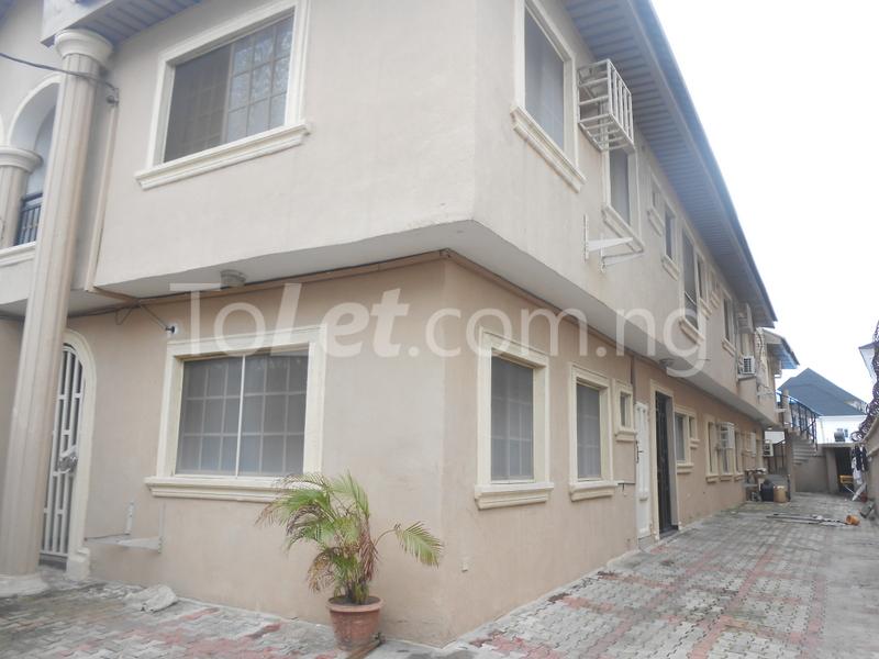3 bedroom Flat / Apartment for rent Close To Shoprite Lekki Lekki Lagos