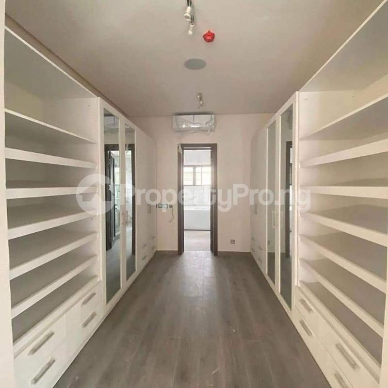 Flat / Apartment for sale   ONIRU Victoria Island Lagos