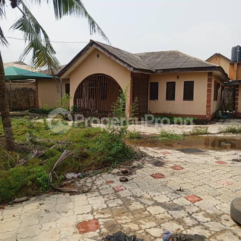 3 bedroom House for sale Oluwaga Axis, Ipaja Lagos
