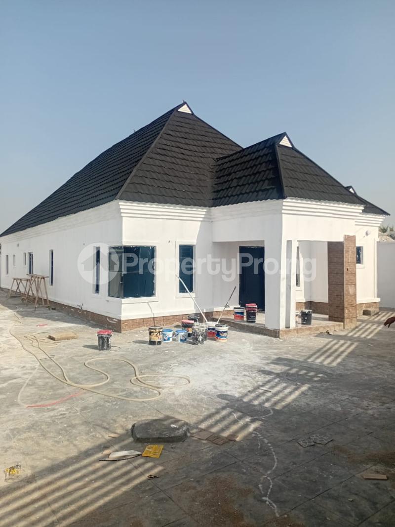 3 bedroom Flat / Apartment for rent Oluwo Area,new Ife Road Alakia Ibadan Oyo