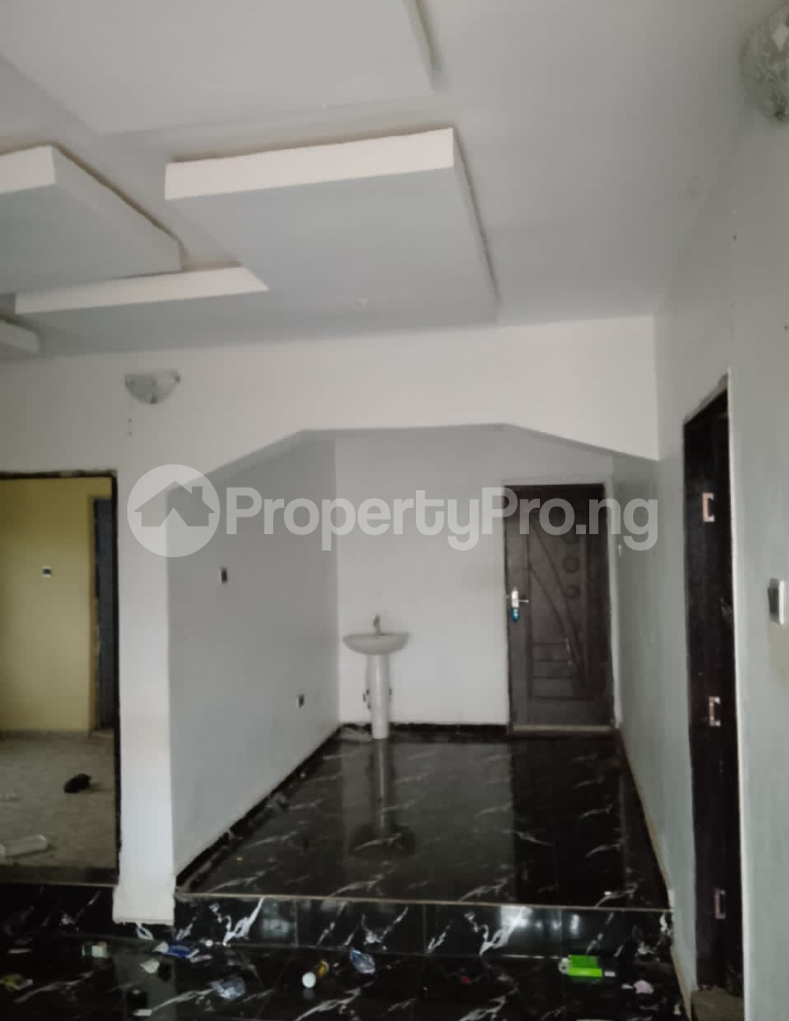 3 bedroom Flat / Apartment for rent Olodo Garage Area, Iyana Church Ibadan Oyo