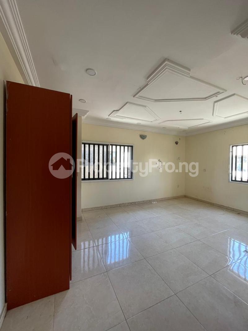 3 bedroom Flat / Apartment for rent Ologolo Ologolo Lekki Lagos