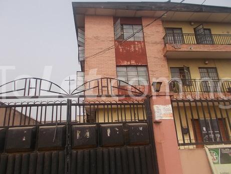 3 bedroom Flat / Apartment for rent Alamutu Estate Lagos - 1
