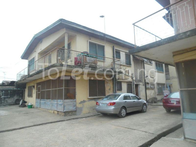 3 bedroom Flat / Apartment for rent Mafoluku Oshodi Lagos