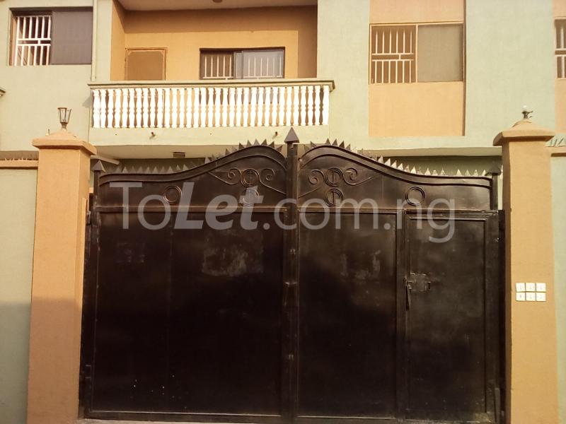 3 bedroom Flat / Apartment for rent Saabo, Ojodu Ojodu Lagos