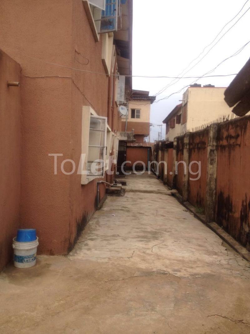 3 bedroom Flat / Apartment for rent Ademuyiwa Johnson Ijesha Surulere Lagos