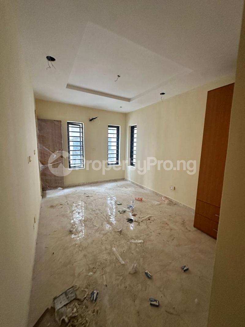 3 bedroom House for sale Yabatech Gra Yaba Lagos