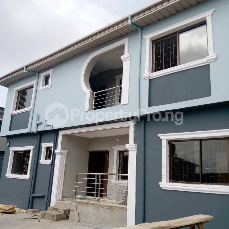 3 bedroom Flat / Apartment for rent Off Aiyelegun Road, Bucknor Isolo Lagos