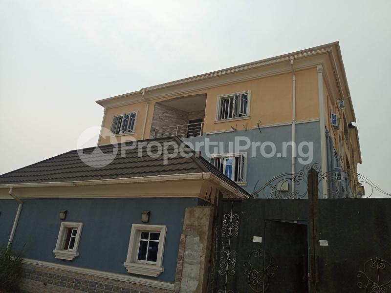 3 bedroom Flat / Apartment for rent   Ago palace Okota Lagos