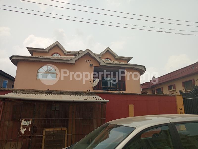 3 bedroom Flat / Apartment for rent   Ago palace Okota Lagos