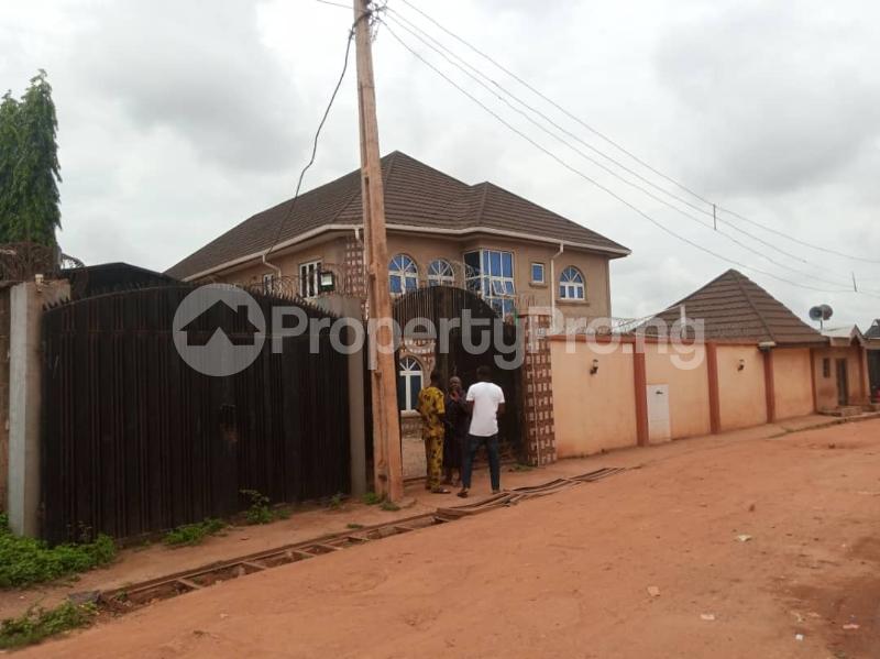 3 bedroom Flat / Apartment for rent Alakia Ibadan Oyo