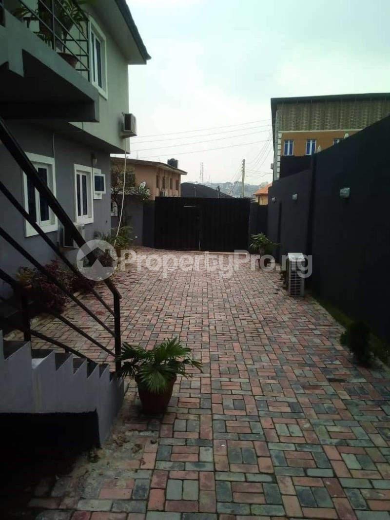 3 bedroom Flat / Apartment for rent Alagomeji Yaba Lagos