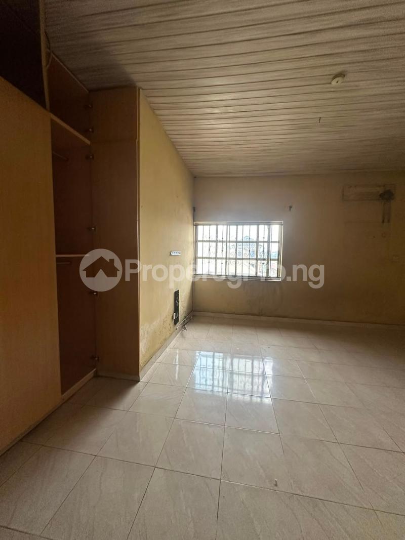 3 bedroom Flat / Apartment for rent Omole phase 2 Ojodu Lagos