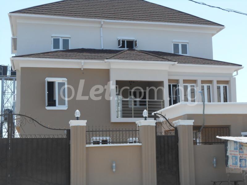 3 bedroom Flat / Apartment for rent Lekki Lagos