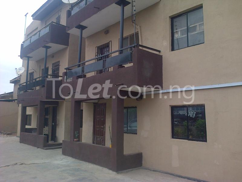 3 bedroom Flat / Apartment for rent 28a Alawode Street, Surulere Surulere Lagos