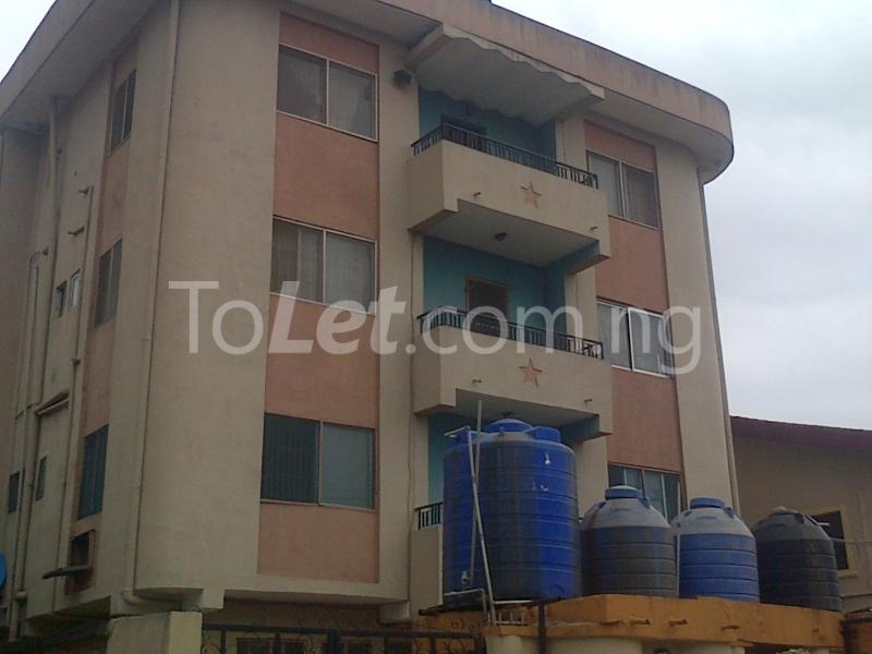 3 bedroom Flat / Apartment for rent 25 Ogunleye Street Surulere Surulere Lagos