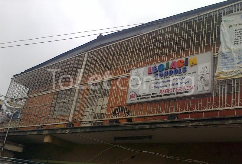 3 bedroom Flat / Apartment for rent Off Bode Thomas Lagos