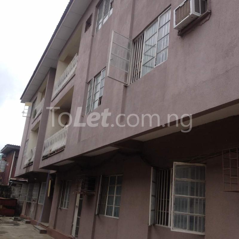 3 bedroom Flat / Apartment for rent Off Adekunle Kuye Aguda Surulere Lagos